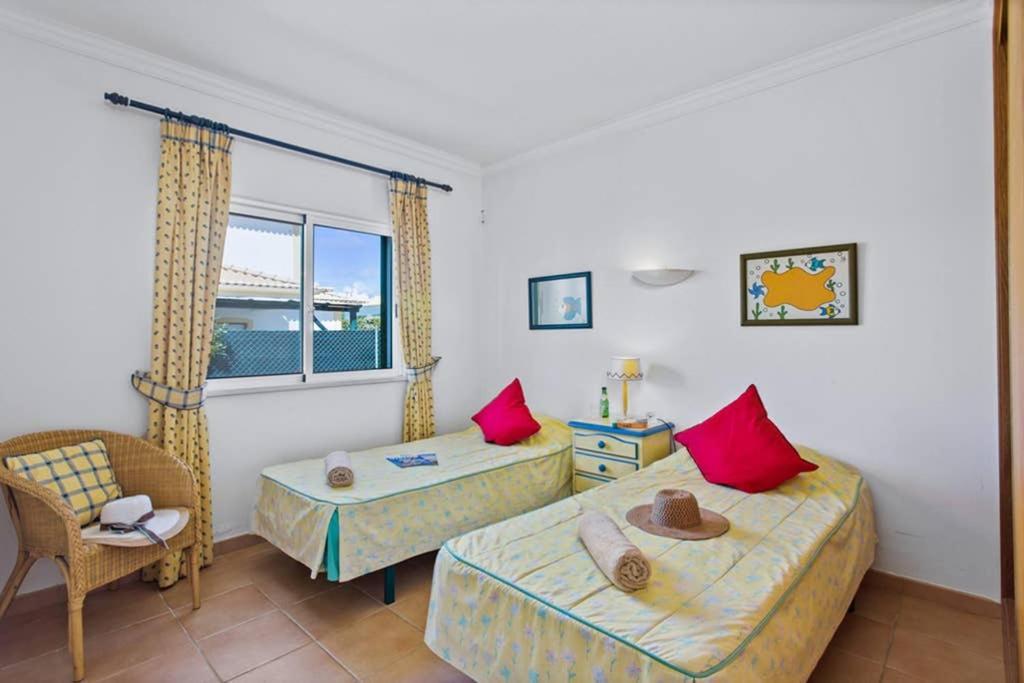 Villa White Sands - Private Oasis, Heated Pool, Beaches & Strip Nearby Albufeira Eksteriør billede