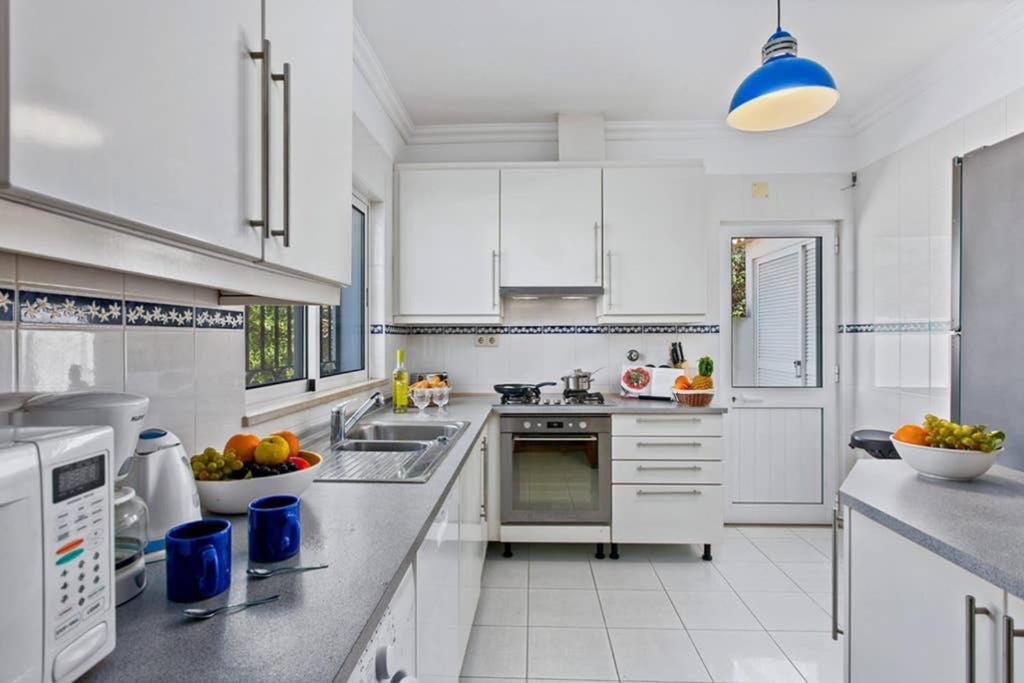 Villa White Sands - Private Oasis, Heated Pool, Beaches & Strip Nearby Albufeira Eksteriør billede