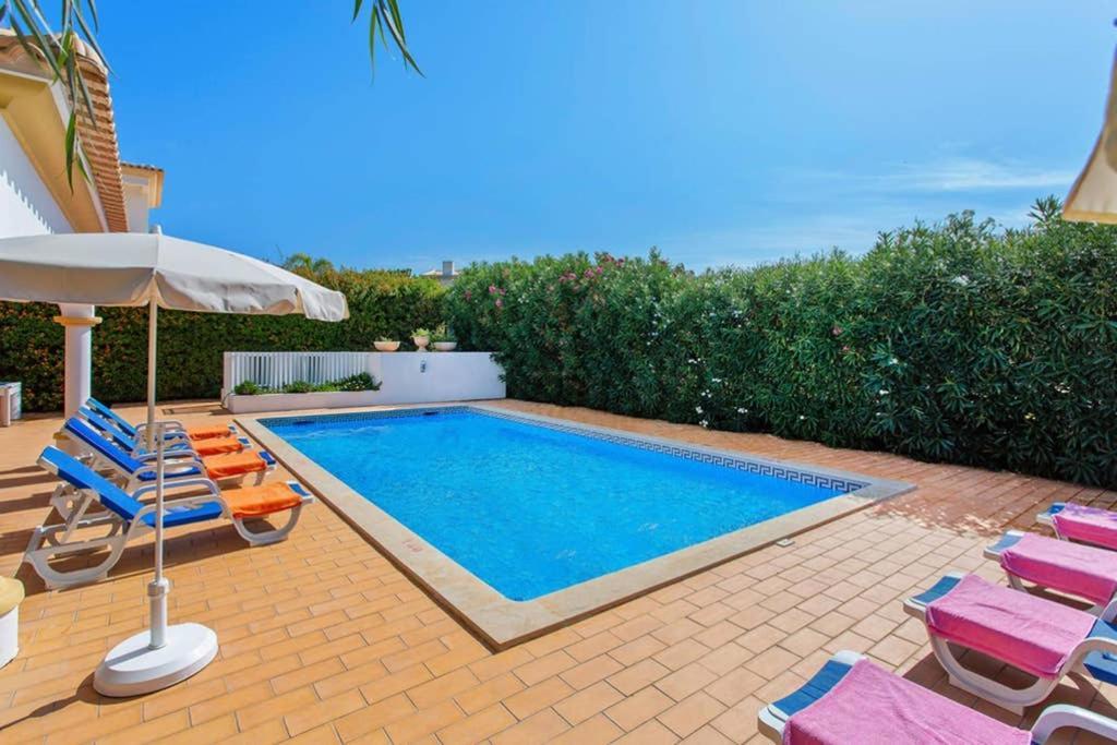 Villa White Sands - Private Oasis, Heated Pool, Beaches & Strip Nearby Albufeira Eksteriør billede